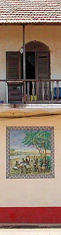 Azulejos sur une maison coloniale de Bissau