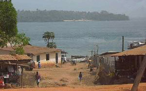 Vue du port de Bubaque et de l'île de Rubane à partir du village.