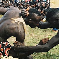 Tournoi de lutte chez les  Diolas Floups